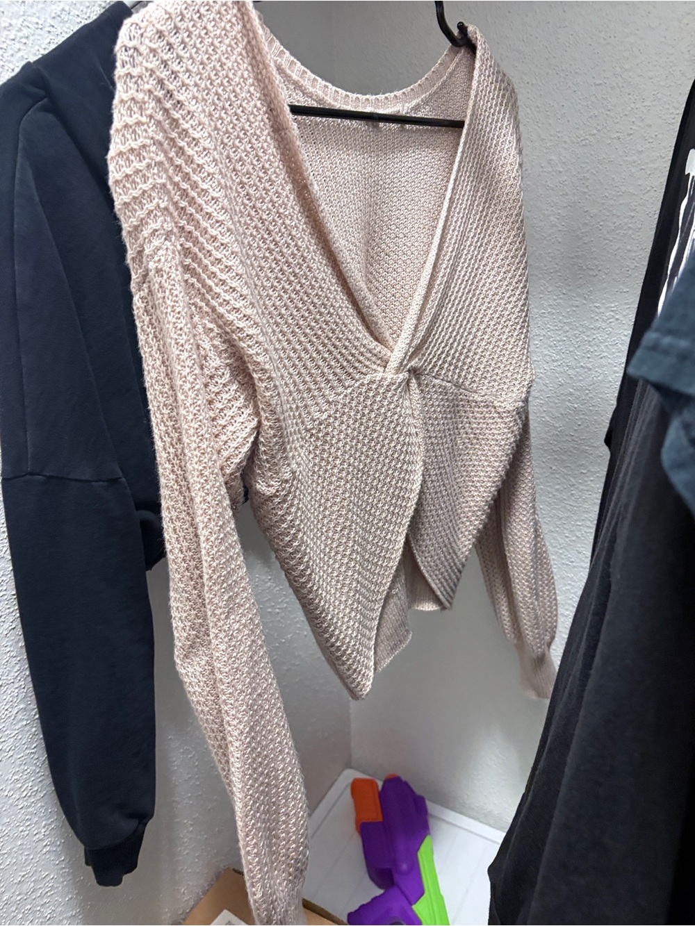 Light Blush Knit V-Neck Twist Front Sweater
